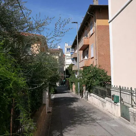 Апартаменти L'amandine ,45 M2 Terrasse Et Garage Centre *