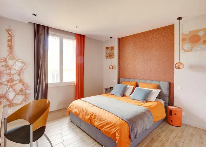 L'amandine ,45 M2 Terrasse Et Garage Centre * Сен-Рафаель