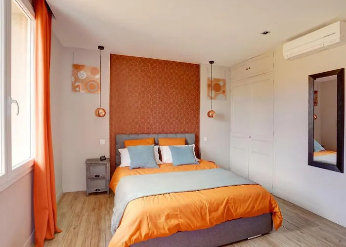 Apartment L'amandine ,45 M2 Terrasse Et Garage Centre Saint-Raphael (Var)