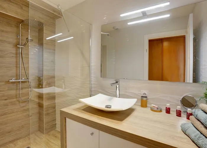 L'amandine ,45 M2 Terrasse Et Garage Centre *